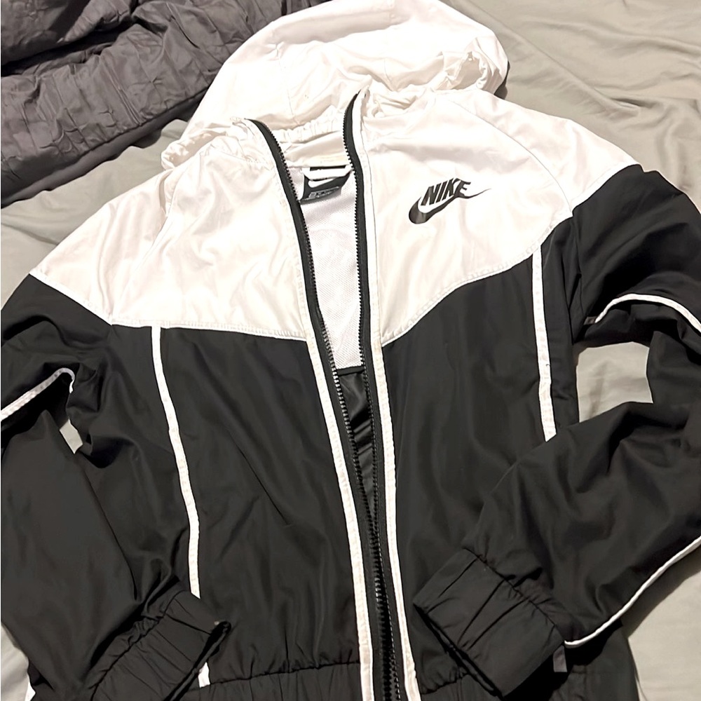 Nike windbreaker white/black size XS